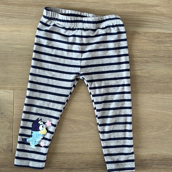 ✨2/$15✨Bluey Pants!! With Bundle of 18mth Toddler Pants - Picture 2 of 9
